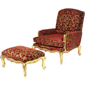 POLTRONA QUEEN COM PUFF