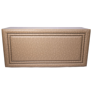 REVESTIMENTO BAR COURO COM TACHAS